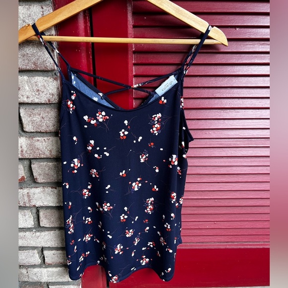 Stitch Fix Kaileigh criss cross back detail medium tank top - woman’s - Picture 5 of 6